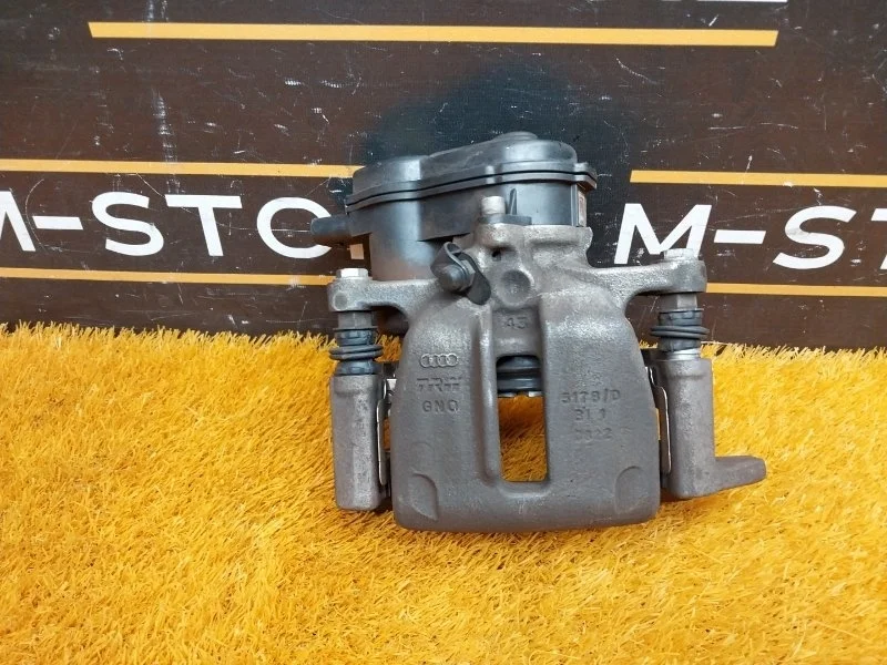 Суппорт Audi A6 2012 4G0615404 C7/4G CHVA, задний правый