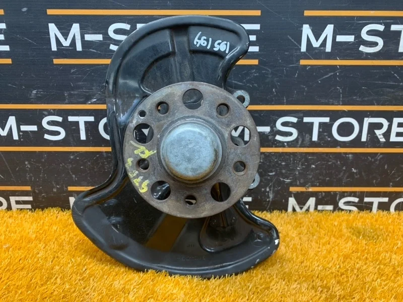 Ступица Mercedes-Benz C-Class 2010 A2043320101 W204 271.860, передняя левая