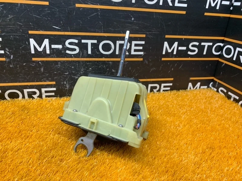 Селектор акпп Mercedes-Benz C-Class 2012 A2042677524 W204 271.820