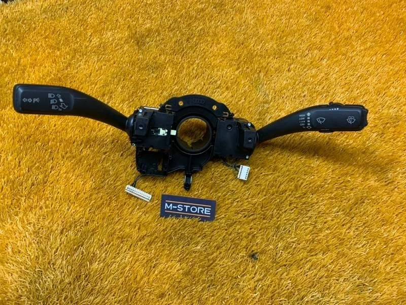 Блок подрулевых переключателей Audi A4 2011 8K0953502BC B8/8K CDNC