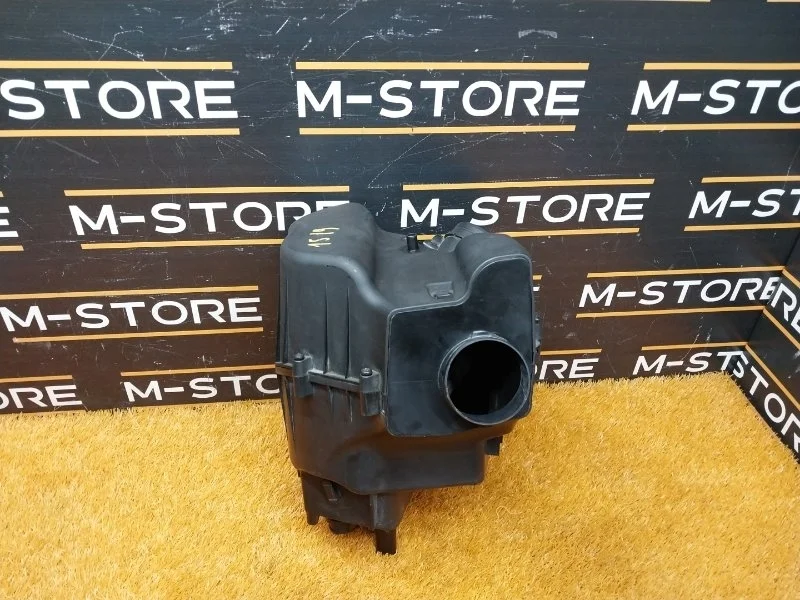 Корпус воздушного фильтра Audi A8 2010 4H0133824 4H/D4 CDRA, правый