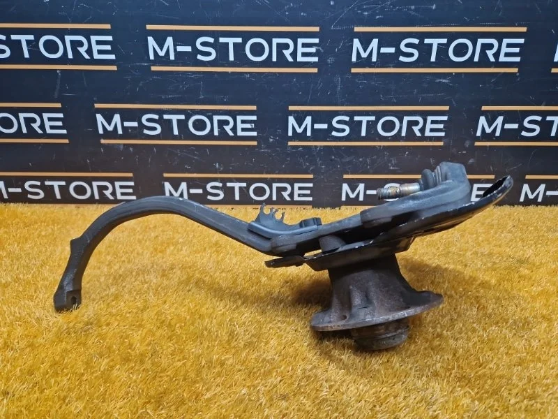 Ступица Mercedes-Benz S-Class 2005 A2203300725 W220 112.972, передняя левая