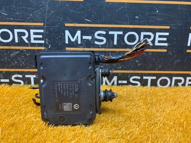 Блок ABS Volkswagen Touareg 2010 7L0907379P 7L BHK