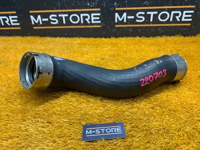 Патрубок интеркулера Mercedes-Benz E-Class 2015 A2045284682 W212 274.920, правый