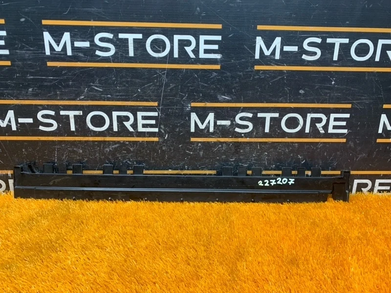 Дефлектор радиатора Mercedes-Benz B-Class 2012 A2465051430 W246 270.910