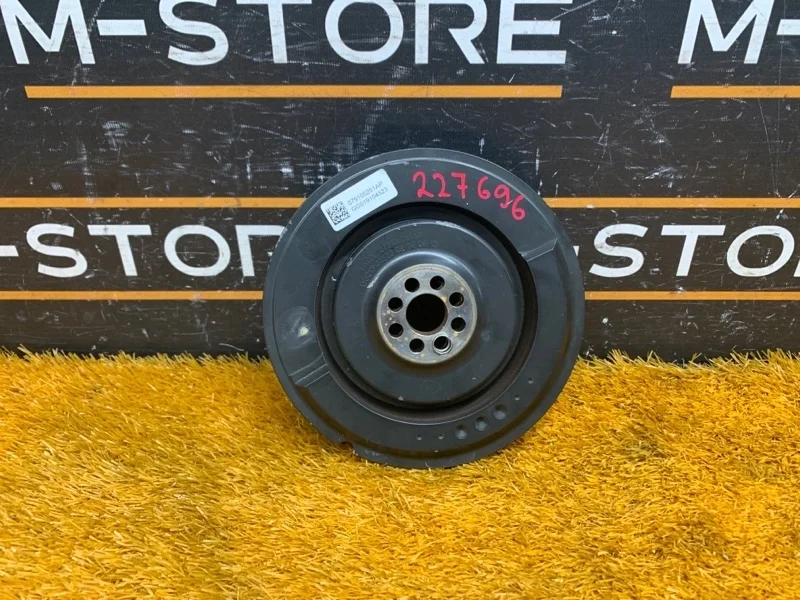 Шкив коленвала Audi A8 2013 079105251AP 4H/D4 CEUA