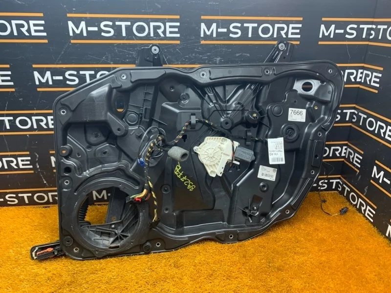Стеклоподъемник Volkswagen Touareg 2011 7P6837756B 7P CGRA, передний правый