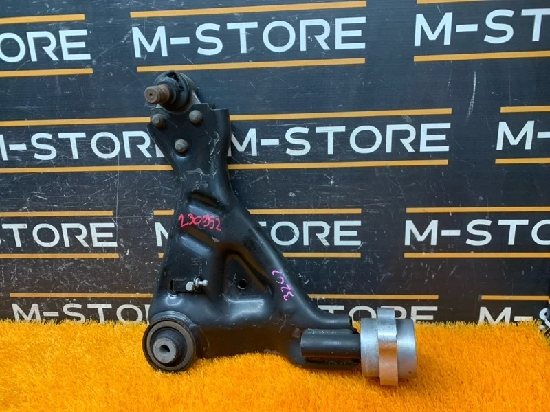 Рычаг подвески нижний Mercedes-Benz V-Class 2013 A6393301401 W639 272.978, передний левый