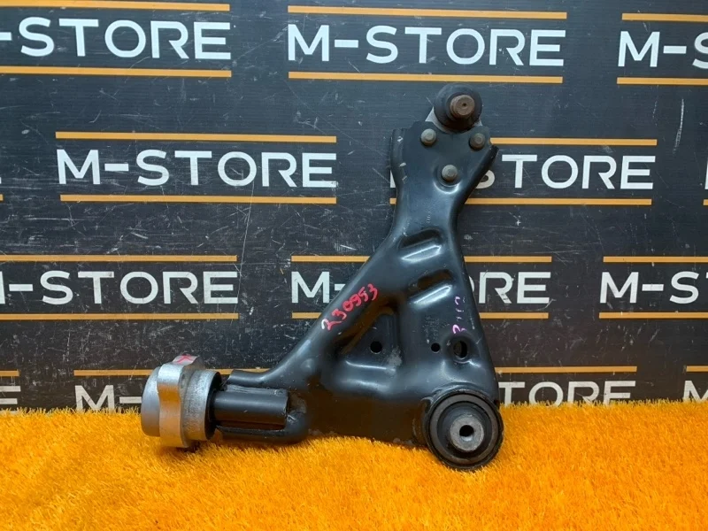 Рычаг подвески нижний Mercedes-Benz V-Class 2013 A6393301501 W639 272.978, передний правый