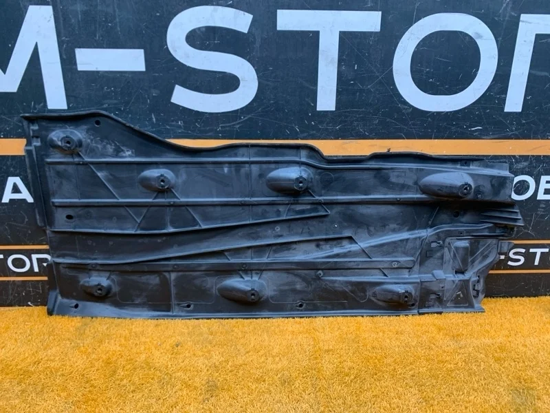 Защита днища кузова Audi A3 2014 5Q0825202L 8V CXSA, правая