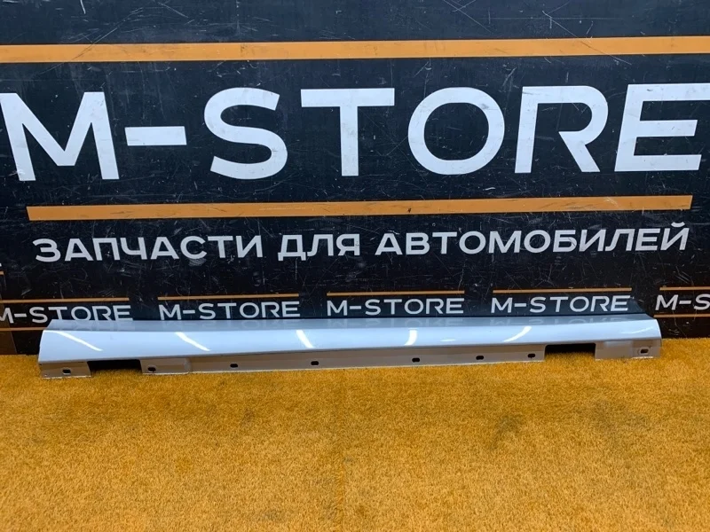 Накладка на порог Mercedes-Benz C-Class 2013 A2046900440 W204 271.820, правая