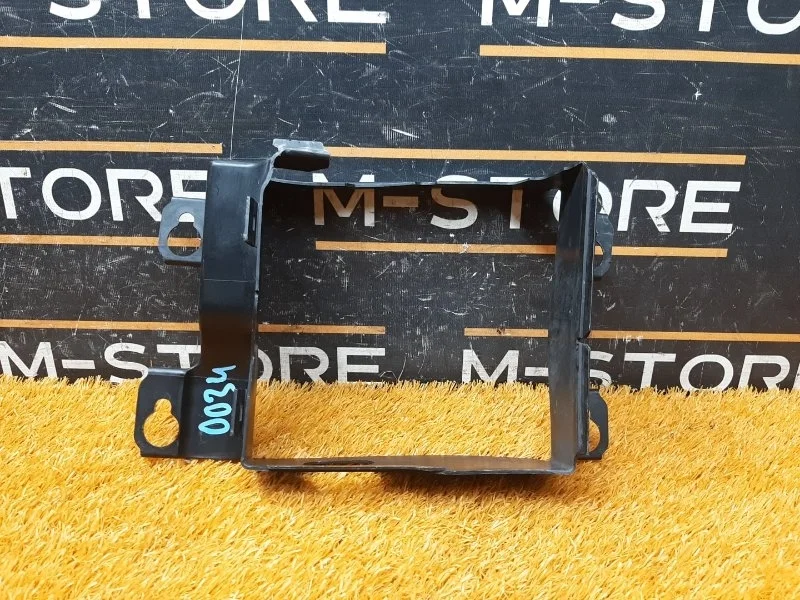 Воздухозаборник Audi A8 2013 4H0121673D 4H/D4 CEUA, левый