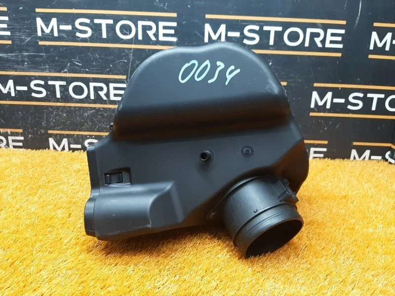 Корпус воздушного фильтра Audi A8 2013 4H0133824 4H/D4 CEUA, правый