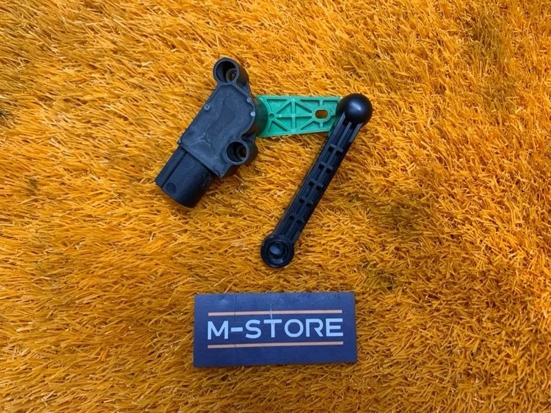 Датчик высоты дорожного просвета Audi A3 2013 5Q0907503 8V CXSA, задний