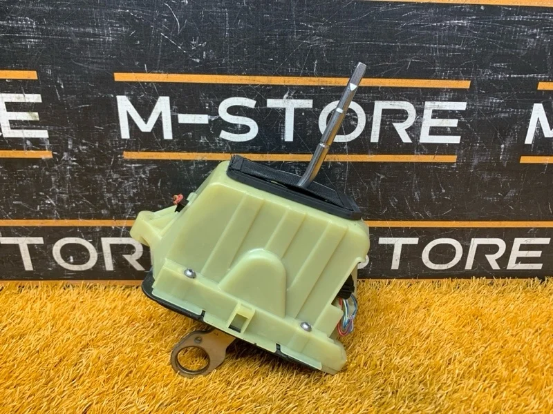 Селектор акпп Mercedes-Benz C-Class 2009 A2042675824 W204 272.947