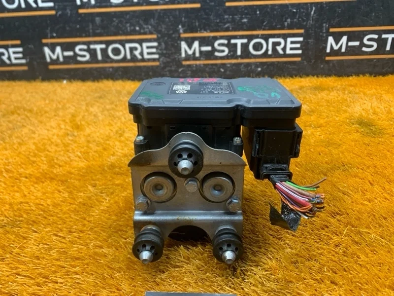 Блок ABS Volkswagen Touareg 2008 7L0907379P 7L BHK