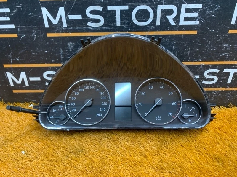 Щиток приборов Mercedes-Benz C-Class 2005 A2035400548 W203 271.948