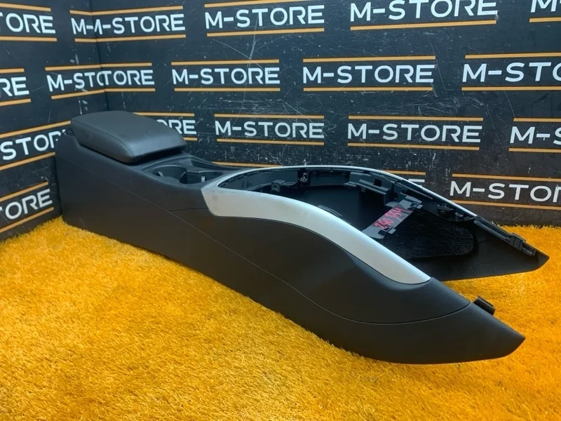 Подлокотник Audi A5 2013 8K0863244A 8T CDNC