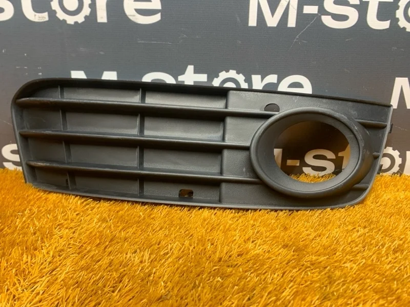 Оправа туманки Audi A4 2008 8K0807682A B8/8K CABB, передняя правая