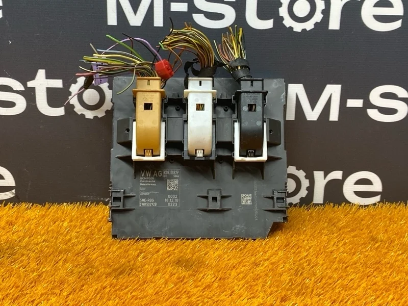 Блок комфорта Volkswagen Tiguan 5K0937087P 5N