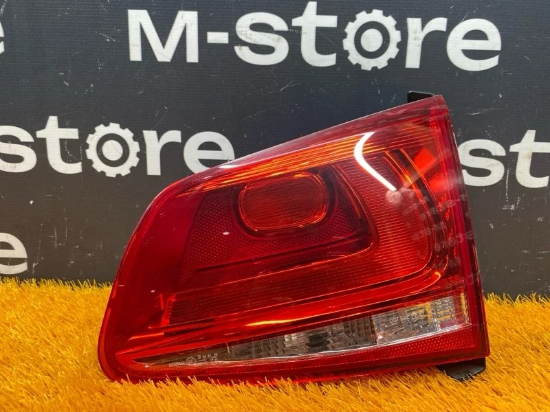 Фонарь крышки багажника Volkswagen Touareg 2010 7P6945094A 7P CGRA, правый