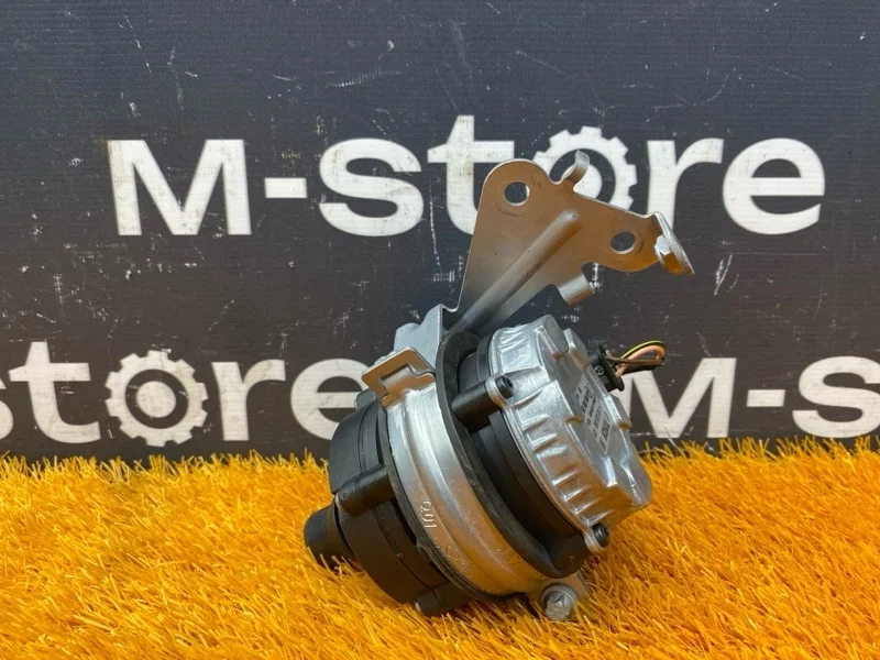 Помпа дополнительная Mercedes-Benz C-Class 2014 A0005002686 W205 274.920