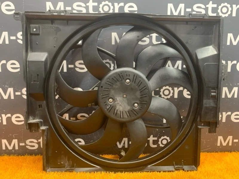 Вентилятор радиатора Bmw 1-Series 2011 7600558 F20 N13B16A