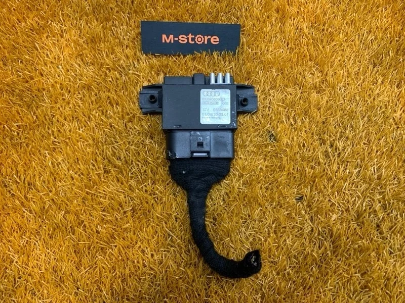 Блок управления топливным насосом Audi A5 2010 8K0906093D 8T CDN