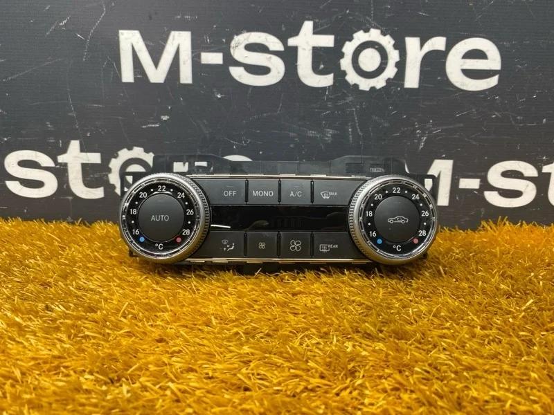 Блок управления климат-контролем Mercedes-Benz C-Class 2008 A2048300590 W204 271.950