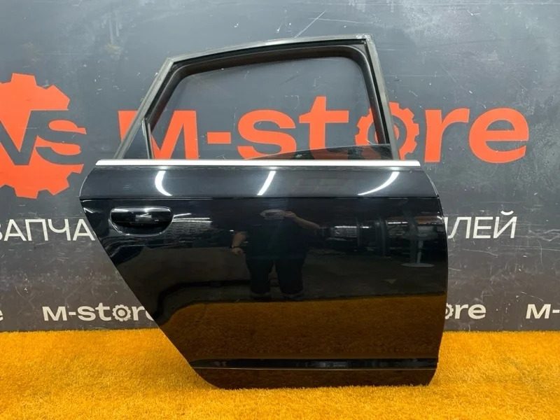 Дверь Audi A6 2006 4F0833052G C6/4F BDW, задняя правая