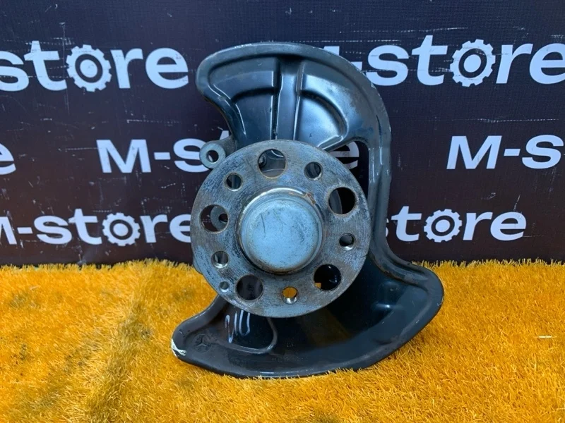 Ступица Mercedes-Benz C-Class 2008 A2043320201 W204 271.950, передняя правая