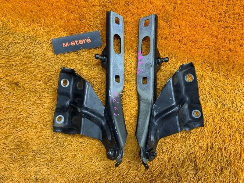 Петля капота Audi Q5 2010 8R0823302A 8R CAL