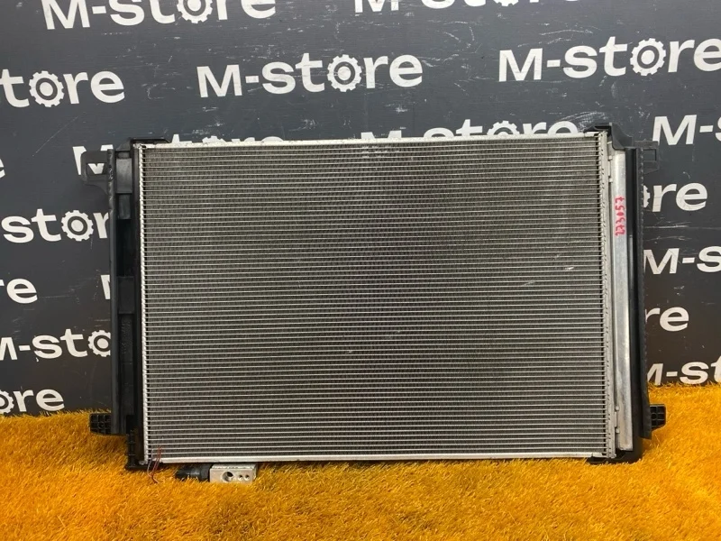 Радиатор кондиционера Mercedes-Benz C-Class 2008 A2045000654 W204 271.950