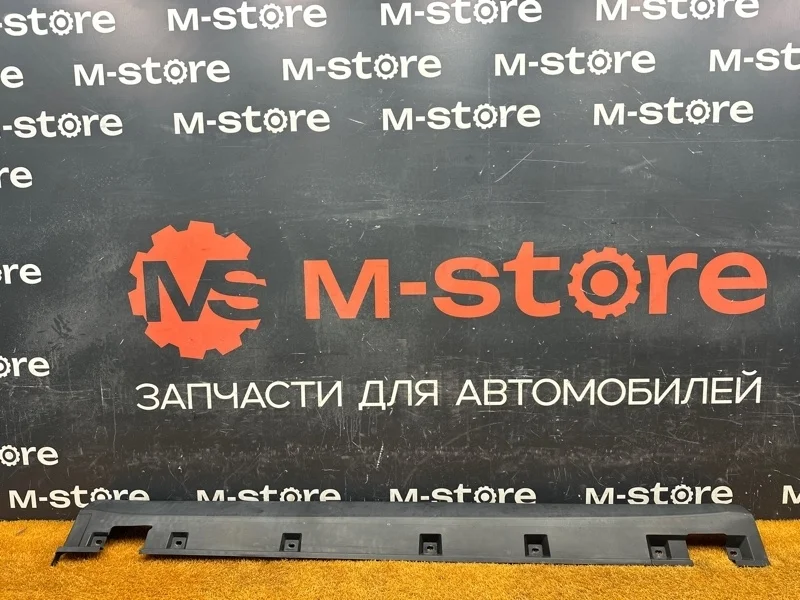 Накладка на порог Mercedes-Benz M-Class 2011 A1646900840 W164 272.967, правая