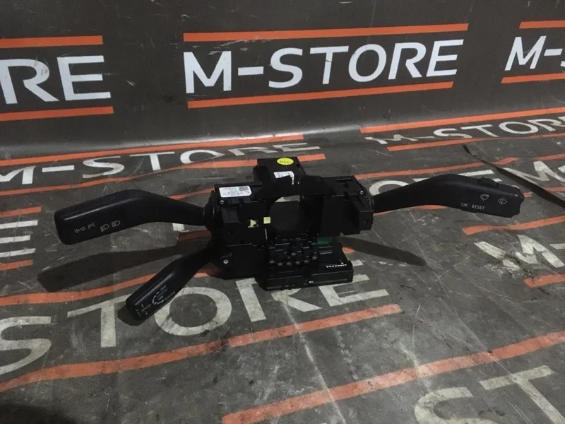 Подрулевой переключатель Volkswagen Passat 2008 3C5953513C B6 BWA