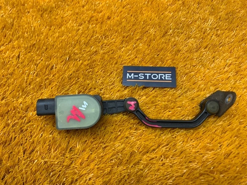 Датчик высоты дорожного просвета Audi A6 2007 1T0907503 C6/4F BDX, задний левый