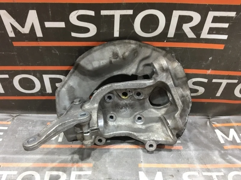 Кулак поворотный Bmw 6-Series 2004 31216762017 E63 N62B44A, передний левый