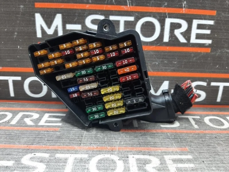 Блок предохранителей Audi A8 2005 4E0941824C 4E/D3 BPK, правый