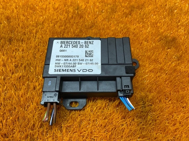 Блок управления топливным насосом Mercedes-Benz C-Class 2008 A2215402062 W204 271.950