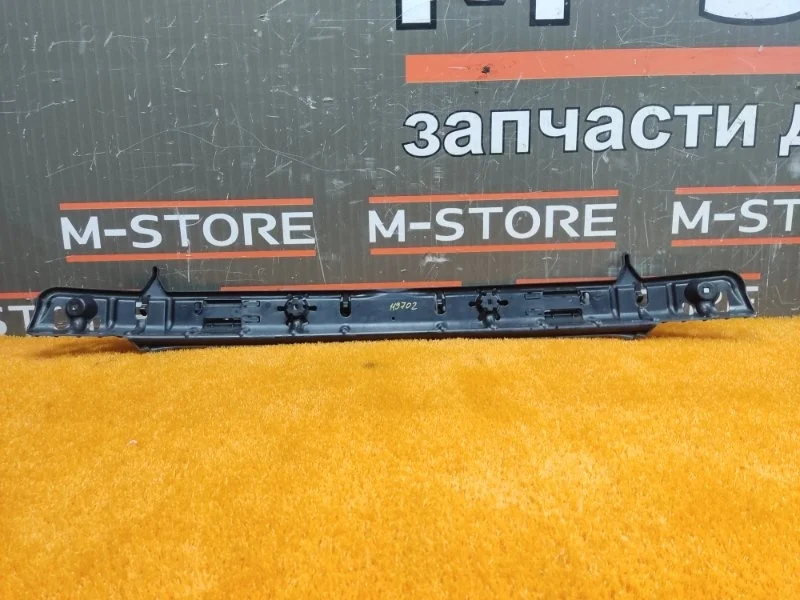 Крепление бампера Bmw 6-Series 2003 51127038195 E63 N62B44A, заднее