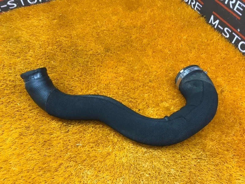 Патрубок интеркулера Audi Q5 2008-2012 8R0145738R 8R, правый