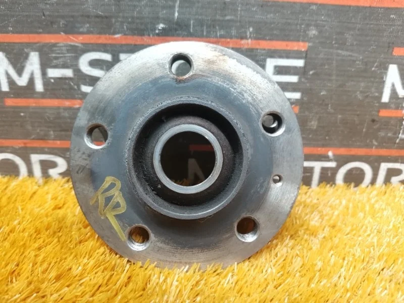 Ступица Audi A5 2011 8K0407615B 8T CDNC, задняя правая