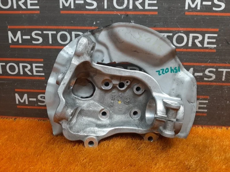 Кулак поворотный Bmw 6-Series 2006 31216762018 E63 N62B48B, передний правый