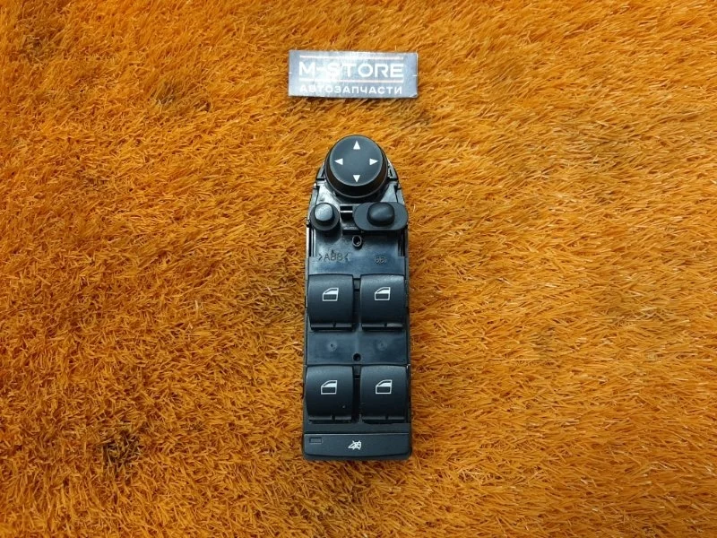 Блок управления стеклоподъемниками Bmw X1 2010 9216049 E84 N46B20B, передний правый