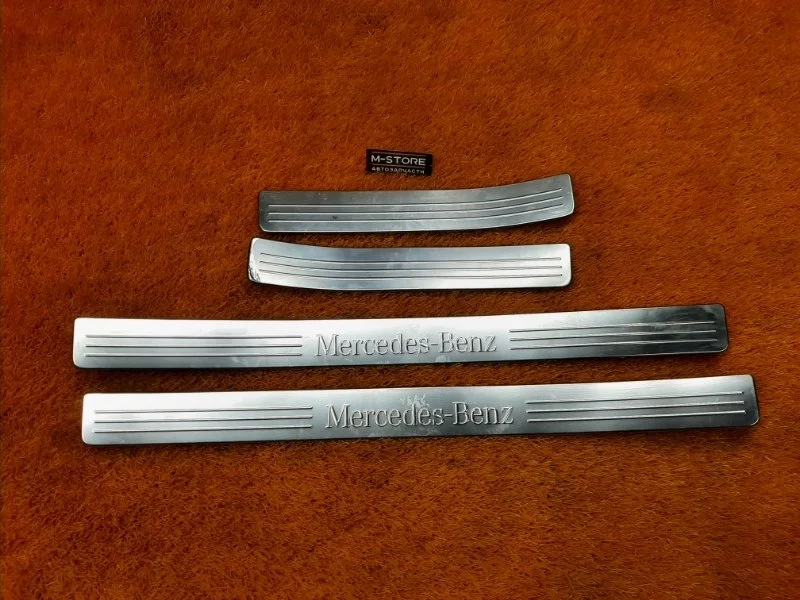 Накладка на порог салона Mercedes-Benz C-Class 2007 A2046800135 W204 271.950