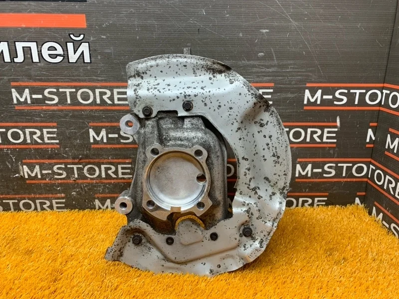 Кулак поворотный Bmw 6-Series 2004 31216762018 E64 N62B44A, передний правый