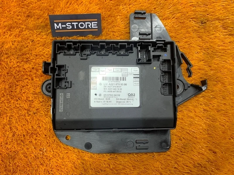 Блок управления дверью Mercedes-Benz S-Class 2004 A2218709386 W221 272.965, передний левый
