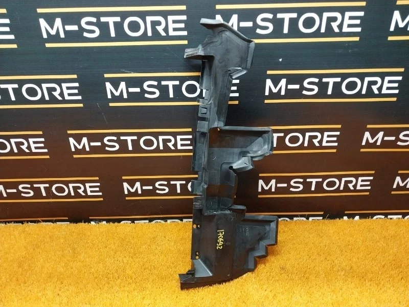 Воздуховод радиатора Audi Q5 2010 8R0121284J 8R CALB, правый