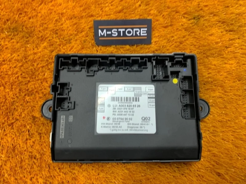 Блок управления дверью Mercedes-Benz S-Class 2004 A0038206526 W221 272.965, задний правый