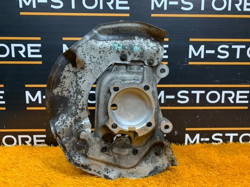 Кулак поворотный Bmw 6-Series 2004 31216762017 E63 N62B44A, передний левый